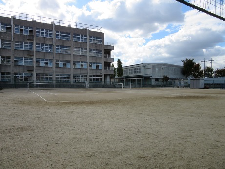 東大阪市立 盾津東中学校